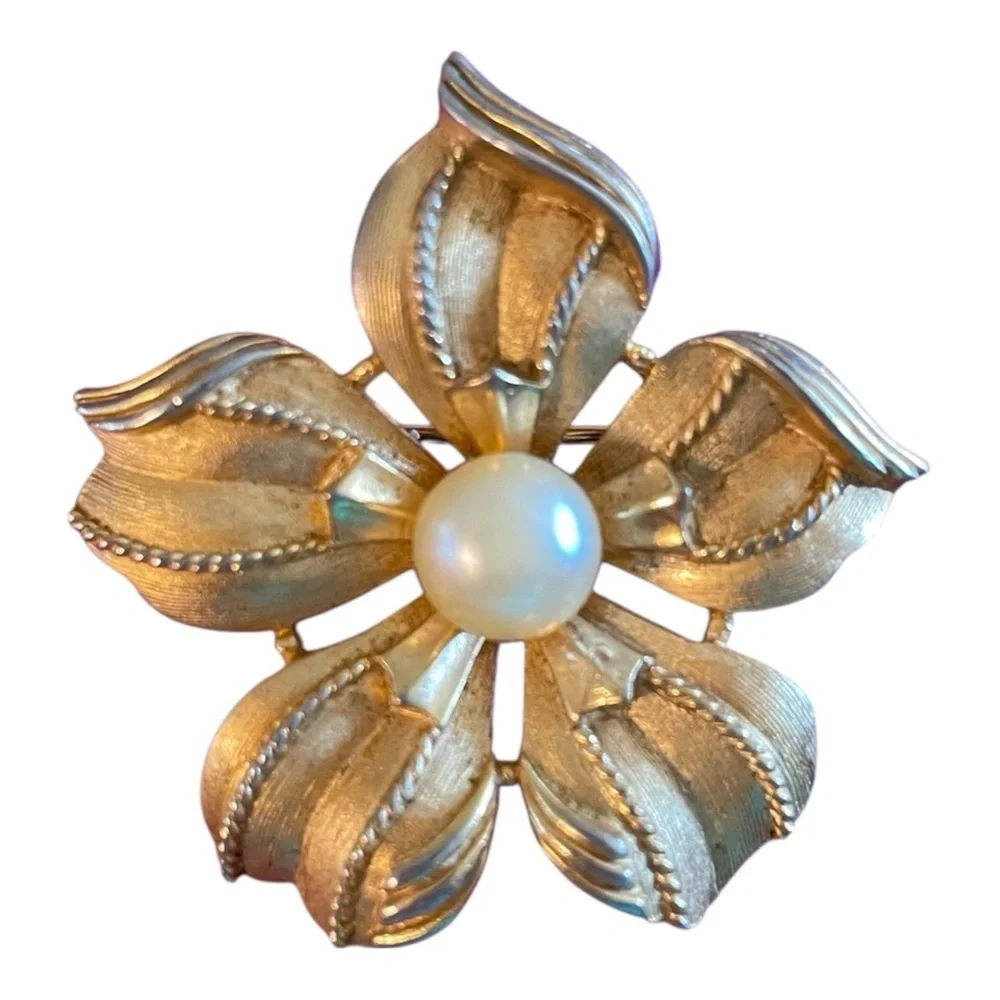 Crown Trifari crown trifari